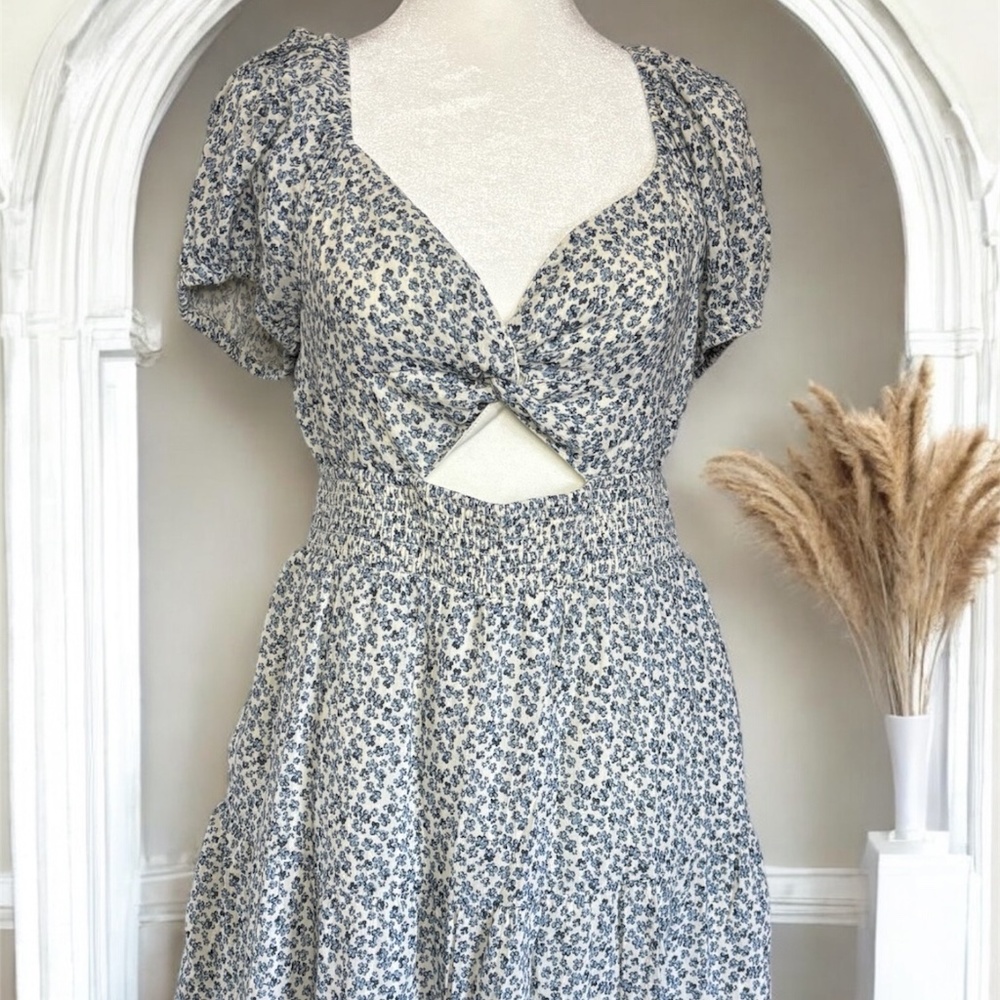 American Eagle Blue Floral Cutout Dress – Size M
